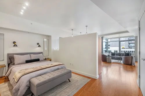 Luxury high rise condo with river and mountain views, walk to OHSU - วิวภูเขา