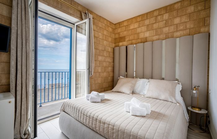 Terra | 2-Bedroom with Shared Kitchen & Balcony – Seafront Location