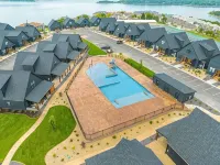 Cedar Shores 7 Bedroom Home by RedAwning