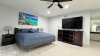 Serene Getaway – Quiet Oasis with Pool & Rain Showers - ห้องครัว