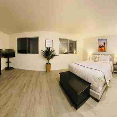 WELCOME TO DEWEY DUCK HOUSE-B! 2BR & 2BA 6-Guests Rooms