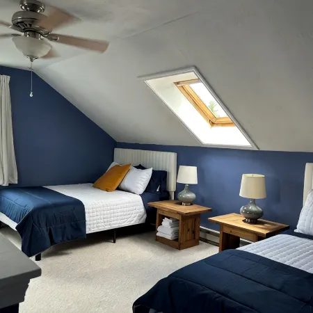 Fantastic pet friendly townhome - many nearby attractions in North Woodstock NH