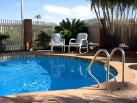 Cascade Motel in Townsville - parking