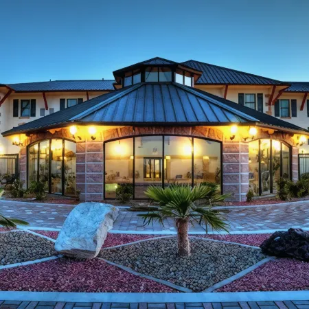 Best Western Plus Swiss Chalet Hotel  Suites