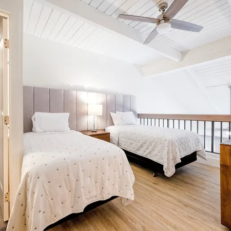 Top Floor, 360 deg Ocean View, Totally Remodeled, 2-bed 2 bath with split AC