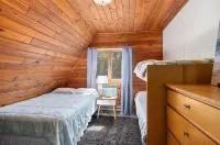 Cozy 2 bedroom 1.5 bath Lake House Cabin