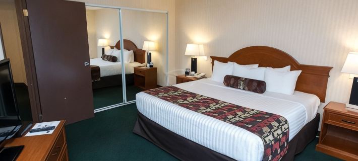 Inn on Long Lake Hotels in Nanaimo