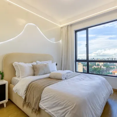 City-View 1BR near Junction Mall| Heated pool+Gym 공 경마장 주변 호텔