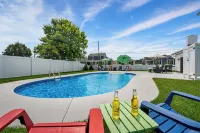 Close To Beach, 5 Bedroom, Sleeps 12, Saltwater Pool, Large Yard, On Golf Course - Pools