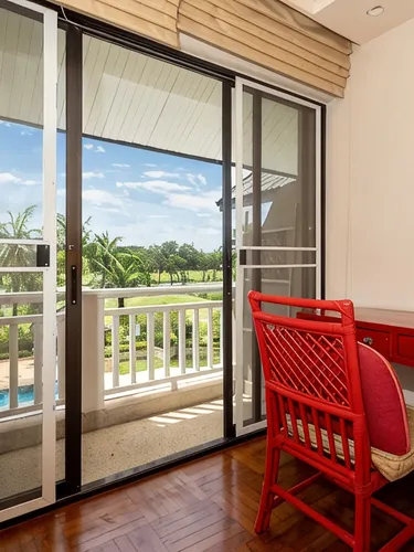 รูปภาพของAuthentic red Thai-inspired home in Laguna!