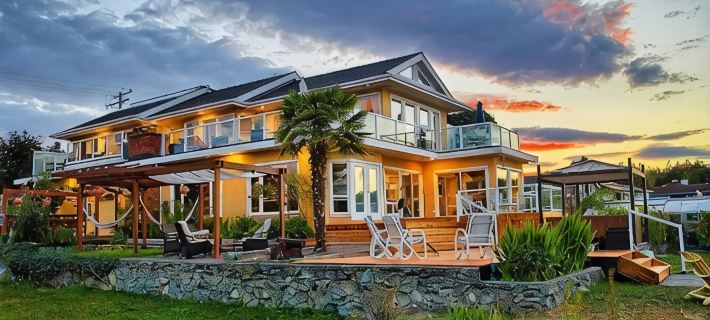Birds of a Feather Victoria Oceanfront Studio Suites Hoteles en Distrito Regional de la Capital