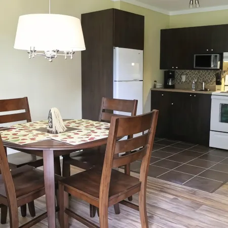Studiotel Bromont Отели в г. Бромон