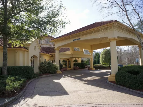 La Quinta Inn & Suites by Wyndham Raleigh Cary