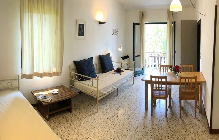 Directly on the lake with panoramic views
