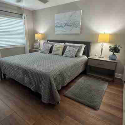 Fully Updated, Ground Floor Luxury Condo, Great Ocean View - Unit 49 Rooms