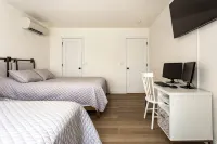 New Construction Greenport Pool House - 3 Blocks from Town