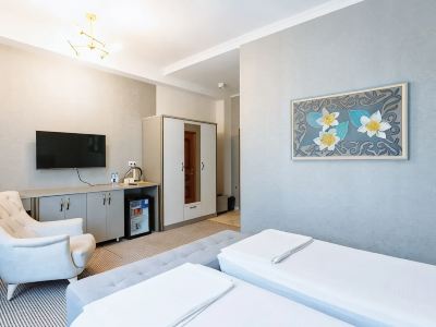 Dora Hotel