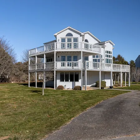 MV Beach Escape - Spacious Katama Beach House. Booking 2027