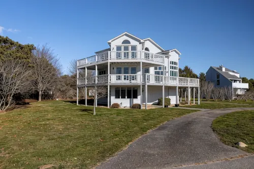 MV Beach Escape - Spacious Katama Beach House. Booking 2027 - 3성급