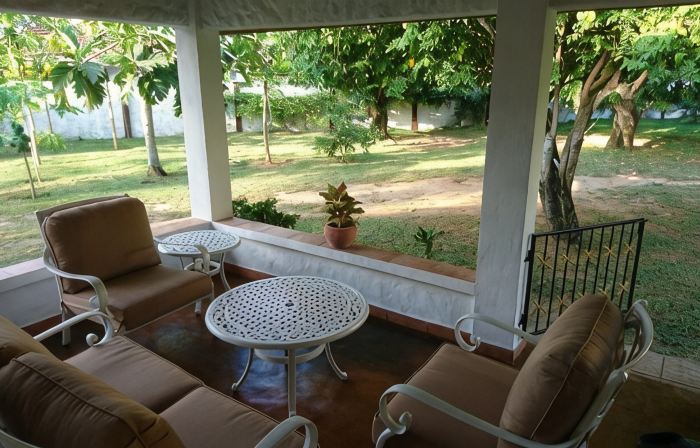 HCS Bungalows, Turtle Bay Rustic Bungalow with garden, Flat #1