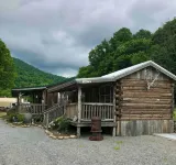 Pioneer cabin in Bowden, Canaan Valley sleeps 8
