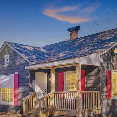 Relaxing 3/2 House Family Friendly & Pet Friendly with huge picnic pavilion