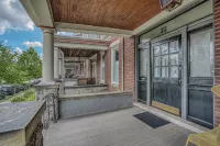 Charles Village 1-Br, Walk to Johns Hopkins - Condos