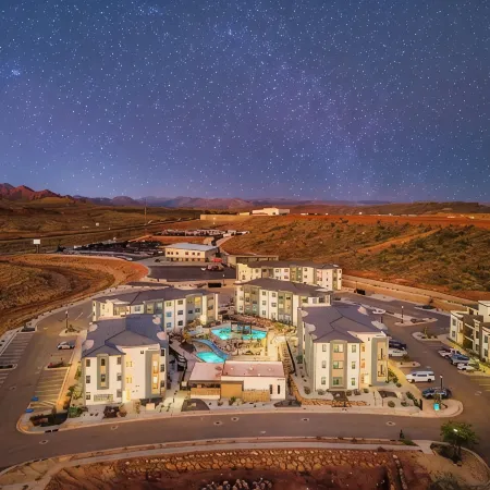 Family Friendly Pools, Waterslide, Lazy River / Near Zion NP & the Rush Funplex
