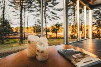 Stunning Glass House nestled in the Vermont wilderness!