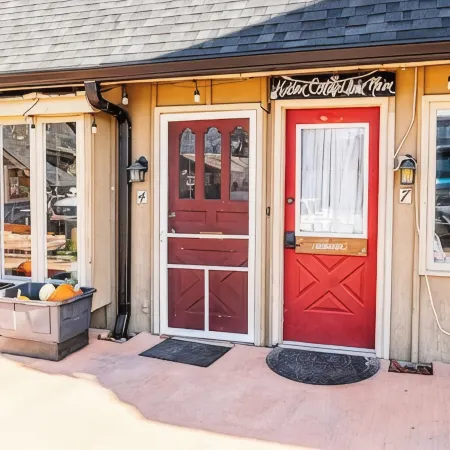 Cozy Loft on Main over Ooey Gooey Cafe