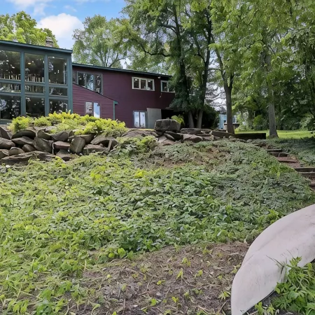 Downtown Middlebury River House Отели в г. Аддисон