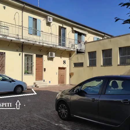 Parking with Free Private Parking and Access to 2 Bicycles.