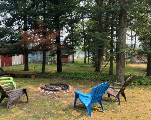 Oak Tree Retreat - Steps away from water fun! Hotels in Clare County