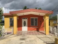 Private Country house 5 miles from beach 阿瓜達酒店