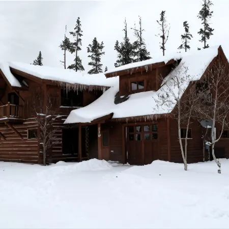 4 Bedroom Luxury Ski in/ Ski Out Powder Ridge Cabin W/ Hot Tub