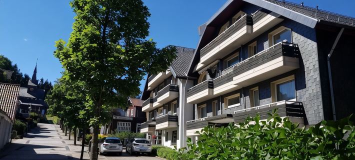 GLÜCKSKLEE at the foot of the Bocksberg - Central Modern Cozy (60sqm, 3 balconies) Hotels in Goslar