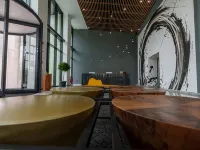 B1 City Hotel Hotels near Alexander Malinov Station