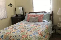 Four bedroom river house located minutes away from Matagorda, TX and the beach. - 2-Star