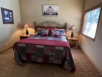 Large Luxury Cedar Home in the Forest at Lake Davis near golf courses - 3NightM