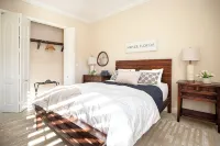 "Mediterra" /WALK to Vanderbilt Beach/ Heated Pool/Gym/BBQ/Scooters/4BR Retreat - Gym