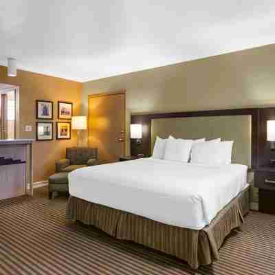 Royal Sun Inn & Suites Rooms