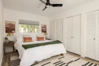 The Glenn; Mid-century home with hot tub, fire pit, bicycles & more - Boutique