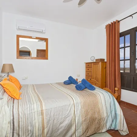 Villa Ani Lee Heated Pool, Wi-Fi, Hot Tub,Pool Table. Uk TV,Golf Course nearby
