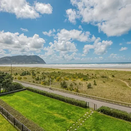 Oceanfront 3rd floor Balcony 2 blocks to Turnaround-Work Remotely
