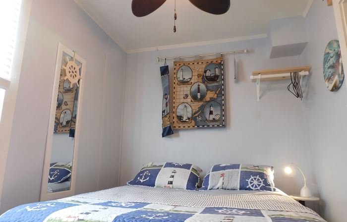 Lake Geneva Area Cottage -Walk to Lake Mary Wifi, Gas Grill, Golf, Fenced Yard
