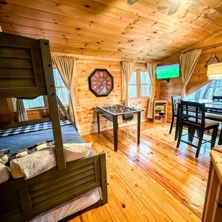 Cozy Mountain Loft Cabin - King Suite, Pool Table, Foosball & Fire Pit!