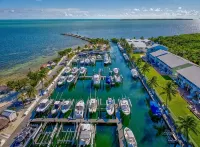 Key Largo Escape: Pool, Pickleball & Marina!