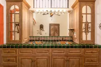 Beachfront Estate Sleeps 12! Walk Everywhere in Los Barriles with Pool & Spa - WiFi