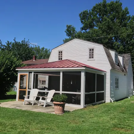 Premier St. Michaels Cottage - T. Blades House -  Walk to Everything in Town