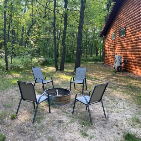 Private setting in the woods on the Rifle River.  8 mi from Dream &Nightmare